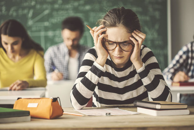 teen girl experiencing the causes of anxiety in teens