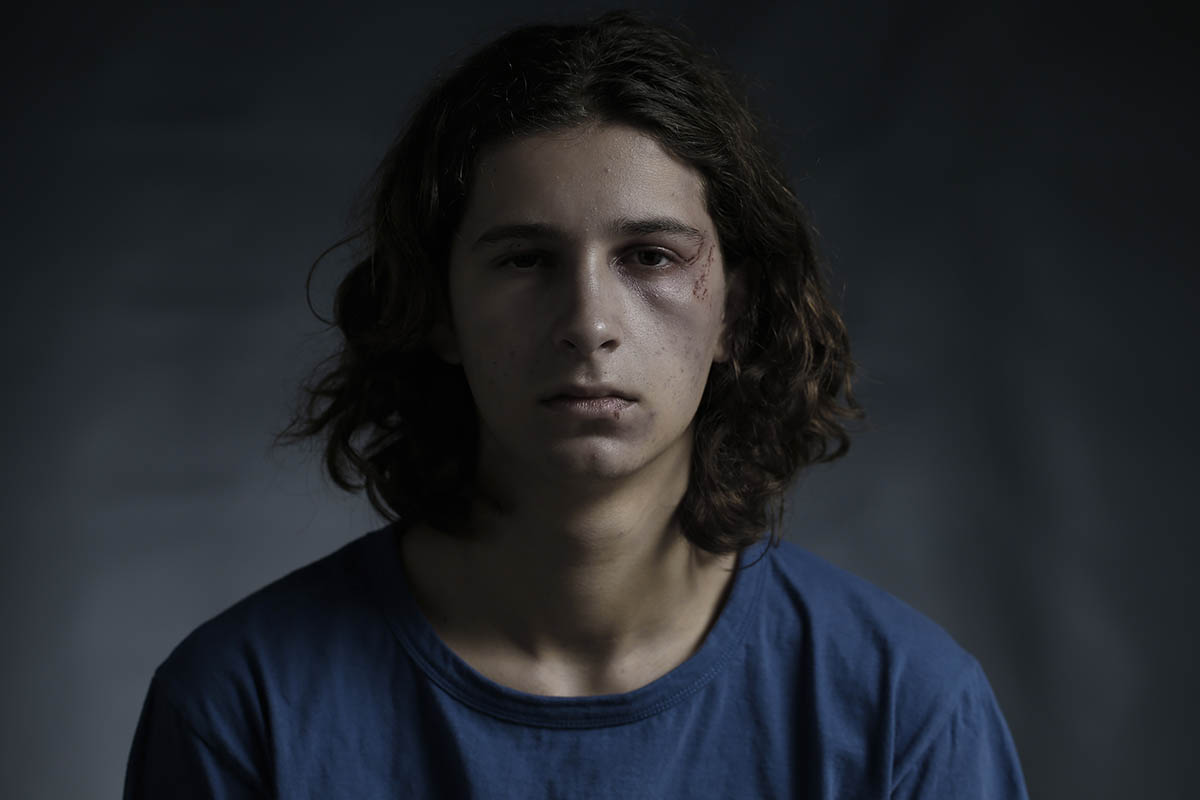individual showing signs of a troubled teen