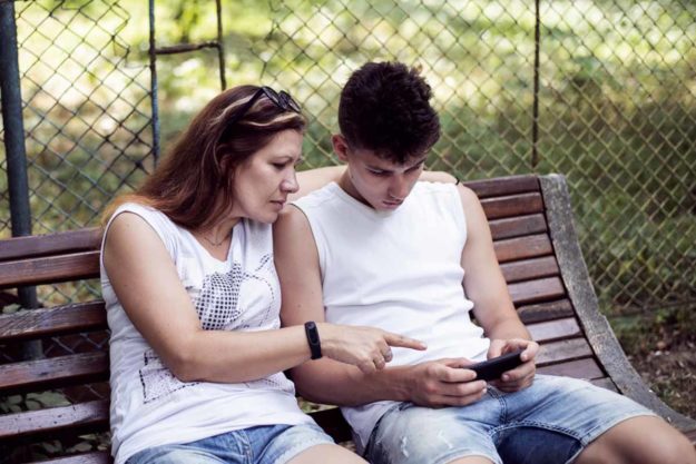 Signs-Your-Teen-May-Be-Persistently-Lying